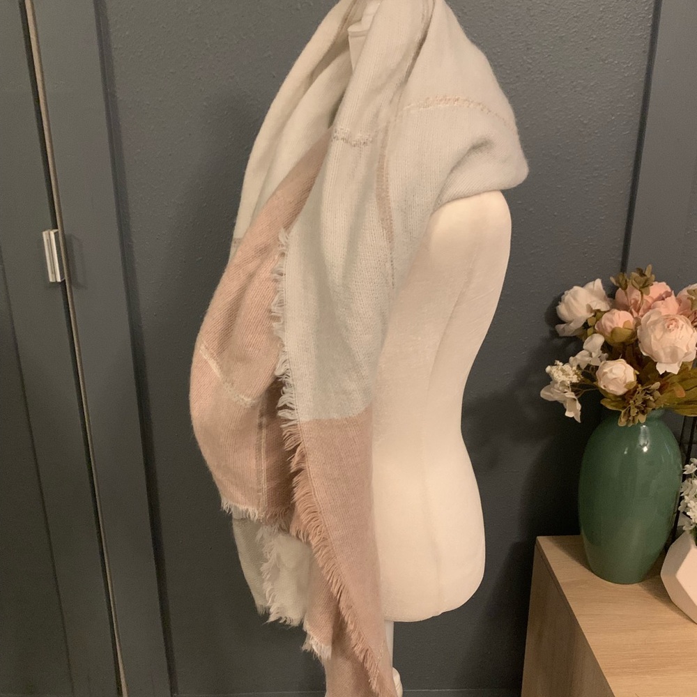 Pink Plaid Shawl - Picture 6 of 6